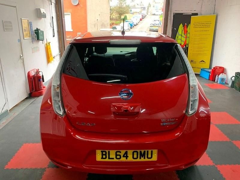 Used Nissan Leaf Acenta 80 kW (109 HP) 2014 Red Hatchback