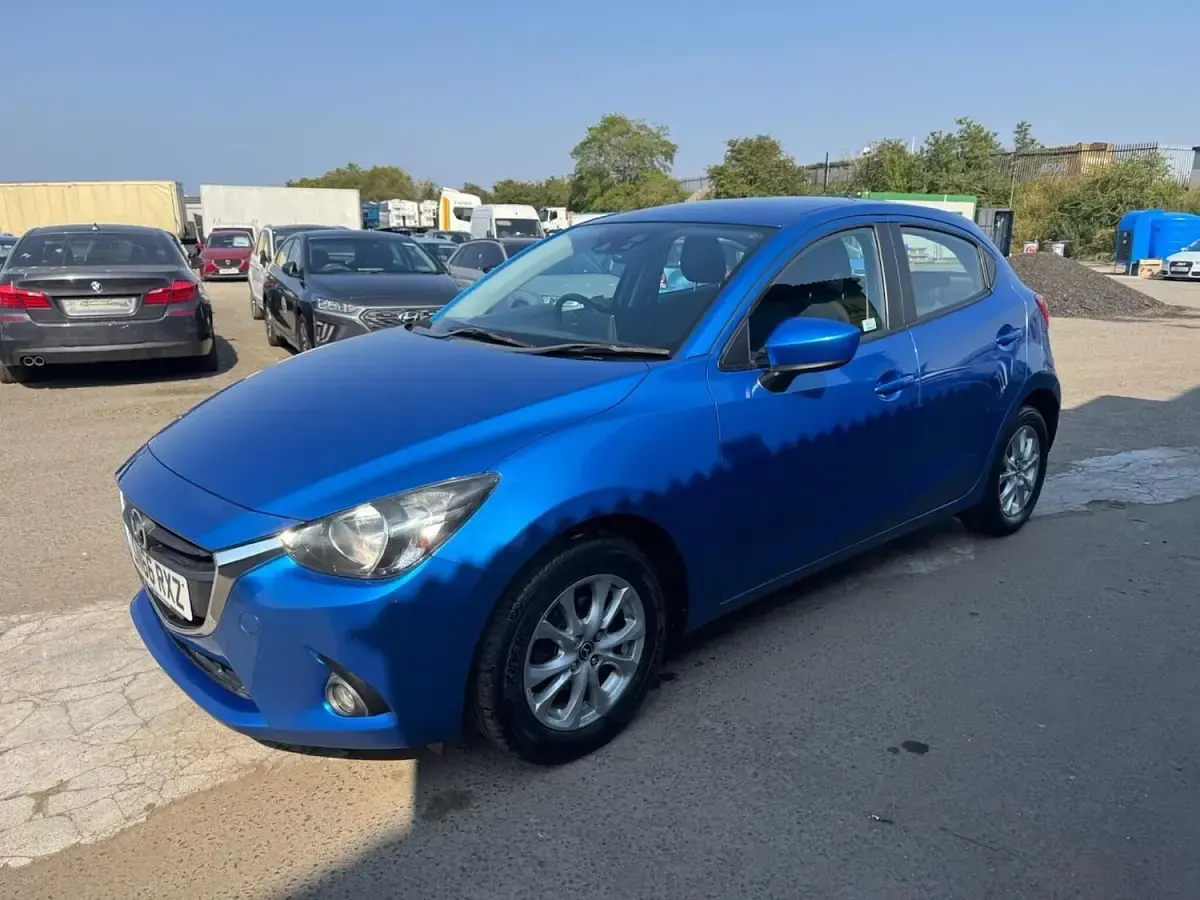 Used Mazda 2 90 HP (66 kW) 2016 Blue Hatchback