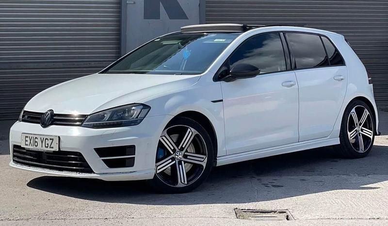 Begagnad VW Golf VII R 2016 Vit Halvkombi