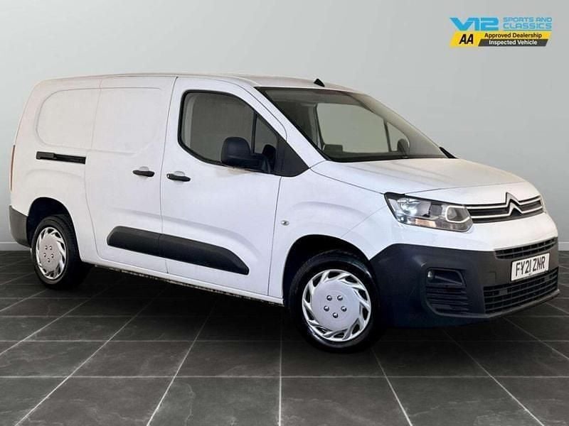 White Used 2021 Citroën Berlingo MPV | £6,195 (Good price) - Image 1/2