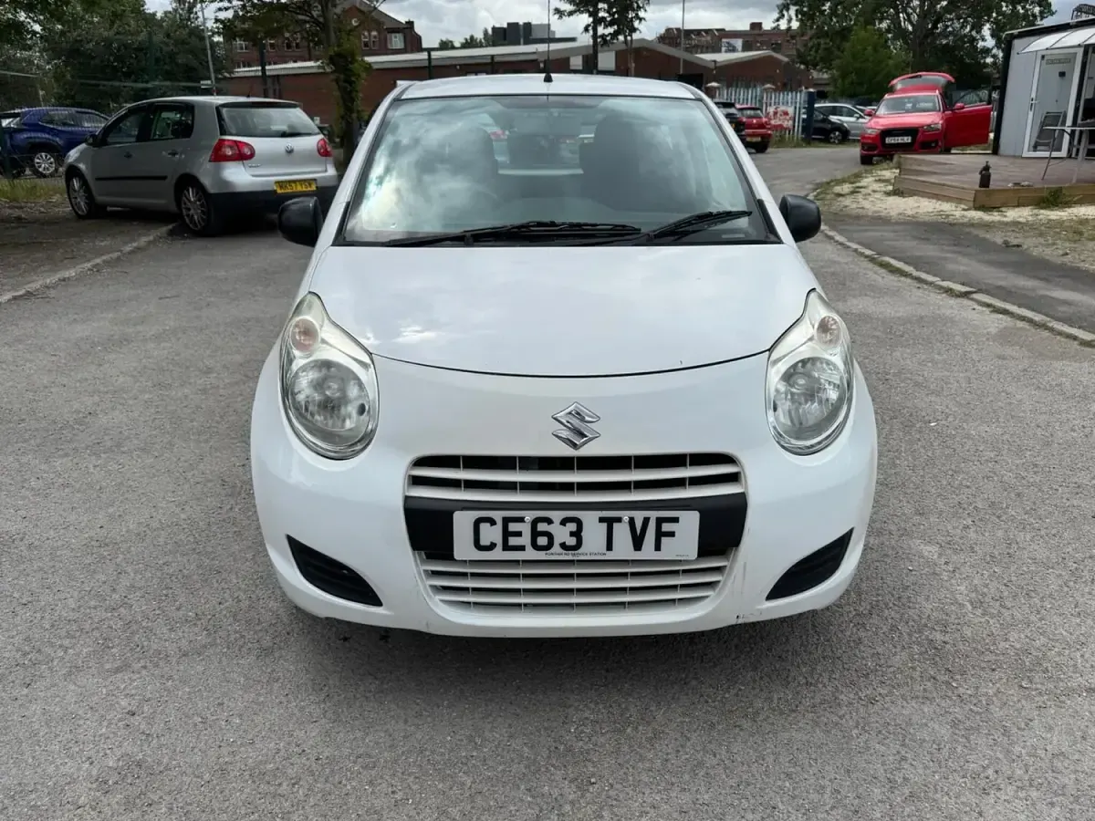Used Suzuki Alto 68 HP (50 kW) 2013 White Hatchback