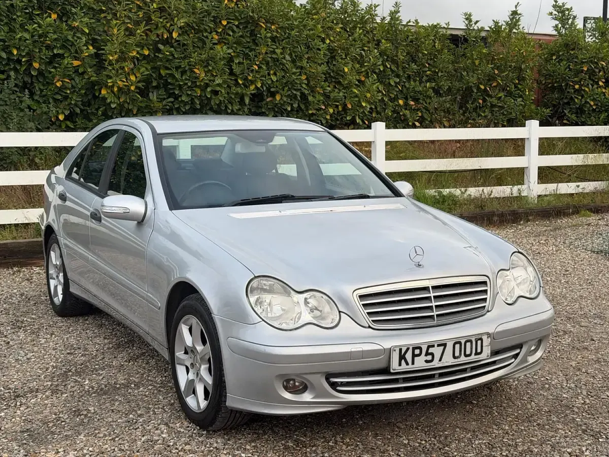 Used Mercedes C180 Classic 143 HP (105 kW) 2007 Silver Sedan