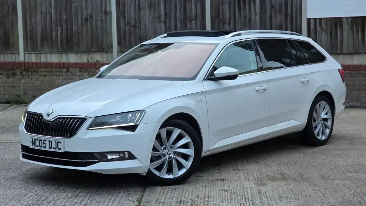 Second-hand Skoda Superb LAURIN & KLEMENT 220 CP (161 kW) 2015 Alb Break