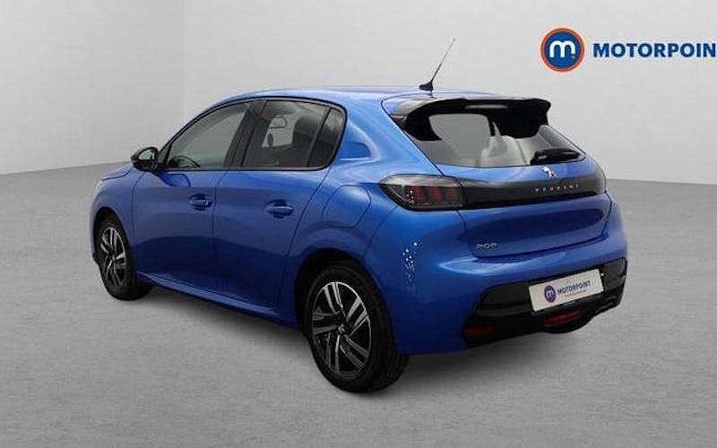 Used Peugeot 208 Allure+ 131 HP (96 kW) 2023 Blue Hatchback