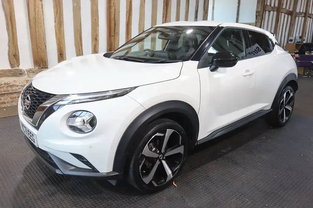 Used Nissan Juke Tekna 2021 White SUV