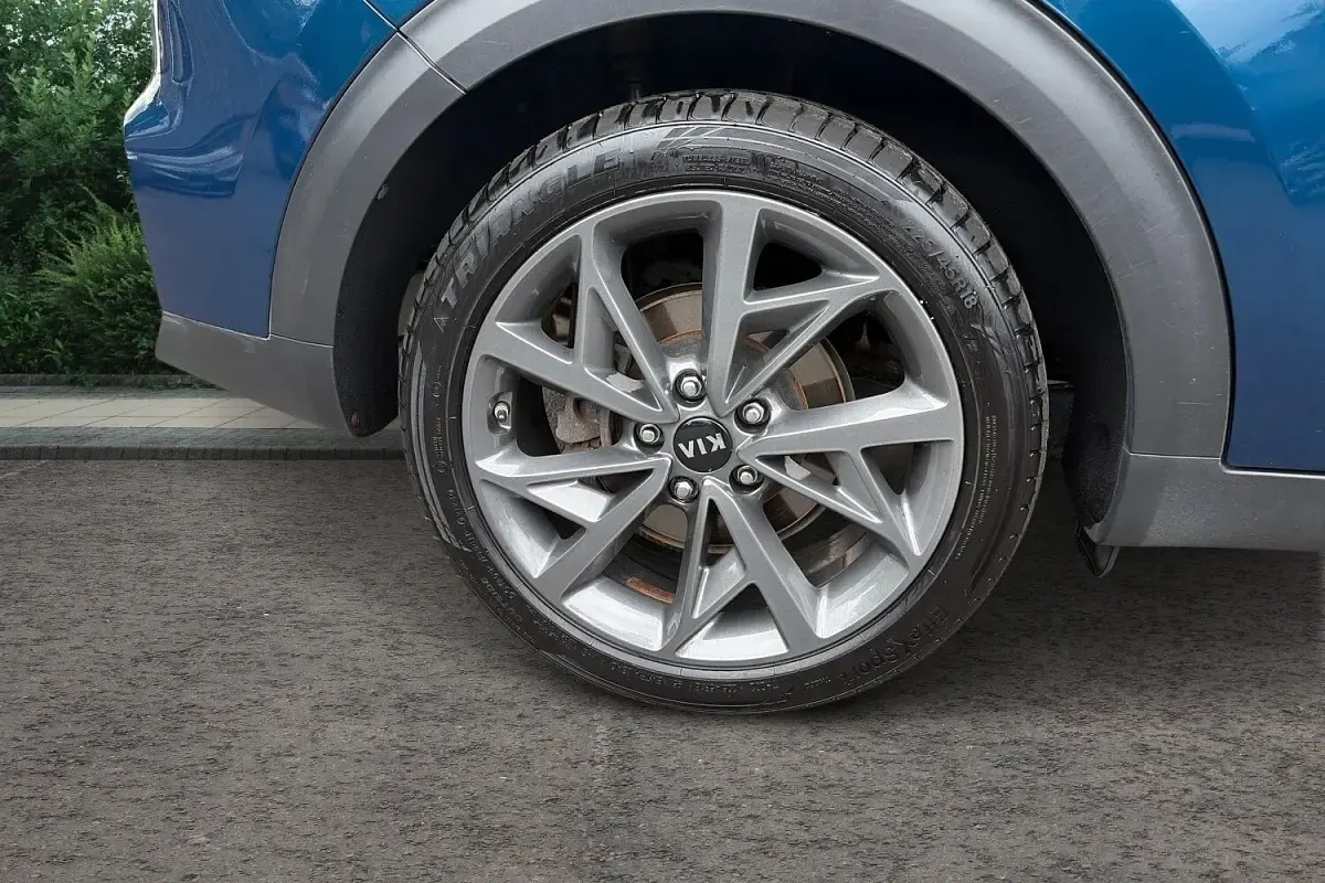 Used Kia Niro 141 HP (103 kW) 2020 Blue SUV