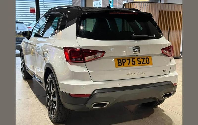 New Seat Arona Black Edition 115 HP (84 kW) 2026 White SUV