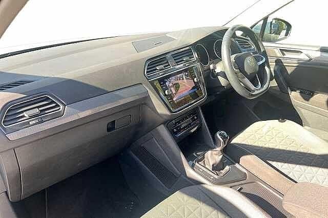 Used VW Tiguan Life 130 HP (95 kW) 2022 White SUV