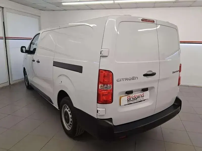 Używany Citroën Dispatch 120 KM (88 kW) 2025 Biały Minivan