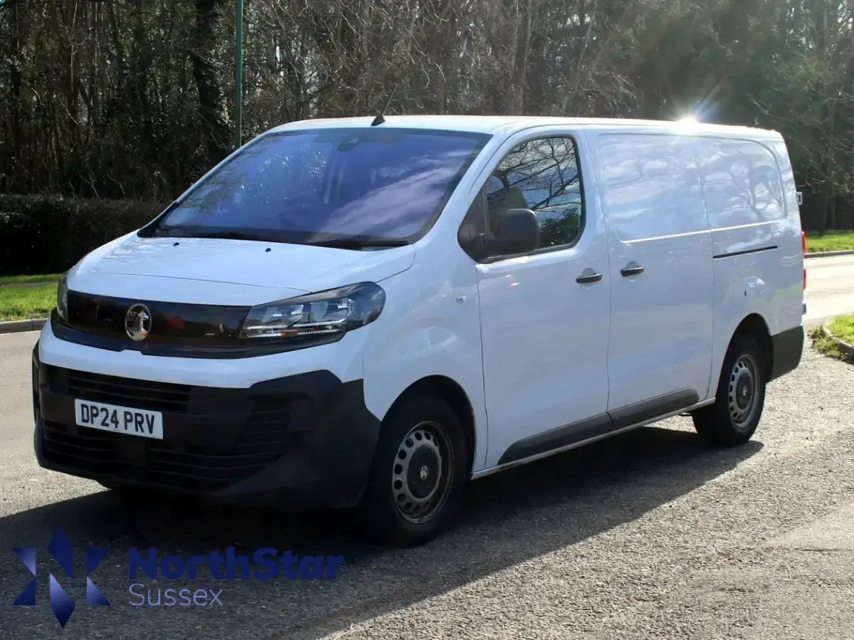 Used Vauxhall Vivaro 145 HP (106 kW) 2024 MPV