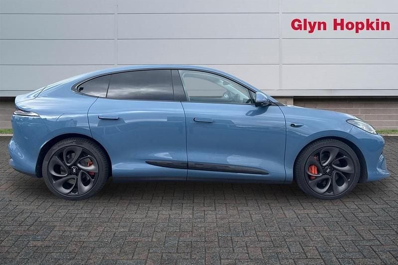 New MG IM6 553 kW (752 HP) 2025 Blue SUV