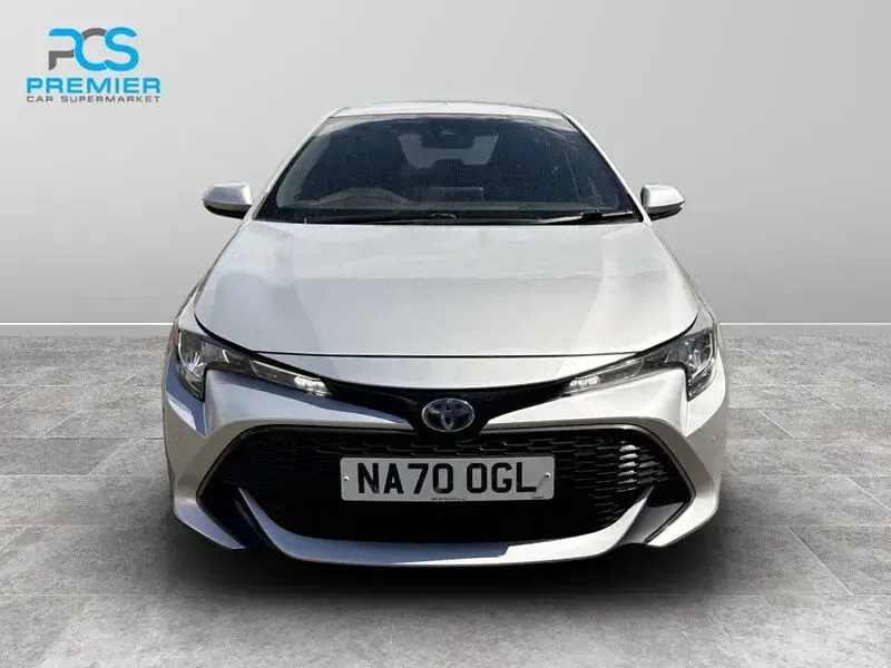 Used Toyota Corolla 122 HP (89 kW) 2020 Silver Hatchback