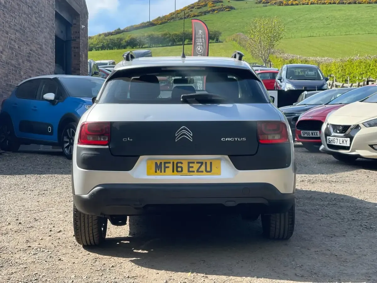 Używany Citroën C4 Cactus Feel 2016 Srebrny Hatchback