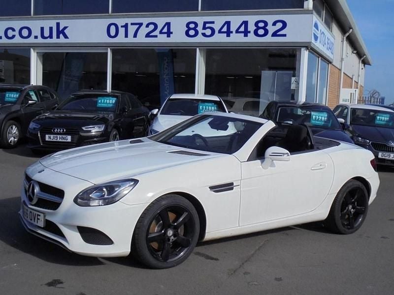 Used Mercedes SLC200 184 HP (135 kW) 2017 White Cabriolet