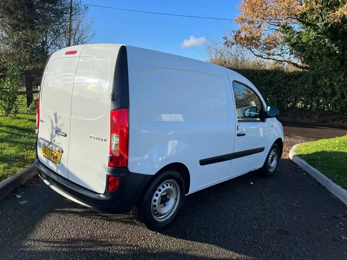Used Mercedes Citan 109 94 HP (69 kW) 2021 White MPV