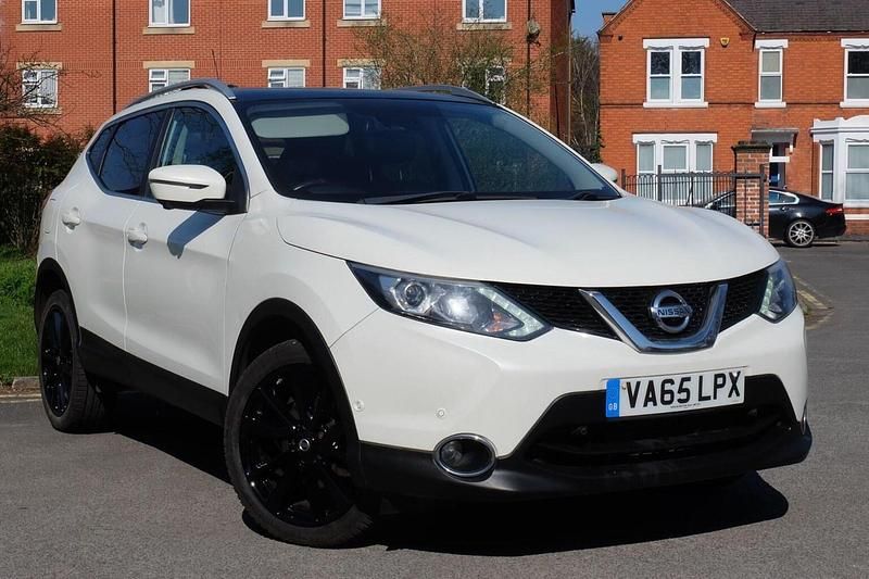 Used Nissan Qashqai S 2016 White SUV