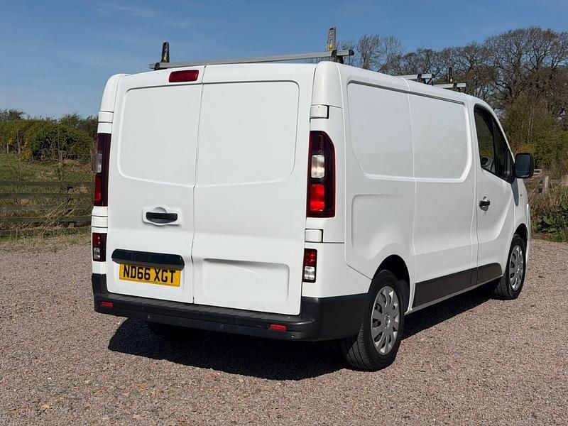 Used Renault Trafic Business 2017 White MPV