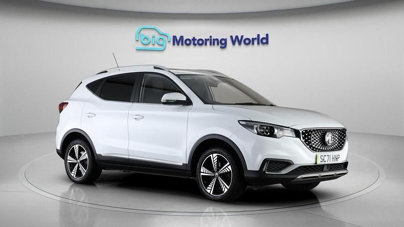 White Used 2021 MG ZS Exclusive Hatchback | £10,000 (Fair price) - Image 1/4