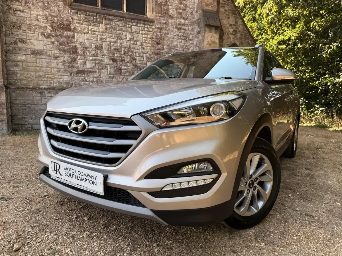 Used Hyundai Tucson SE 141 HP (103 kW) 2017 White SUV