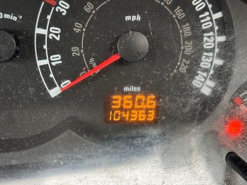 Used Vauxhall Meriva 89 HP (65 kW) 2006 Purple MPV