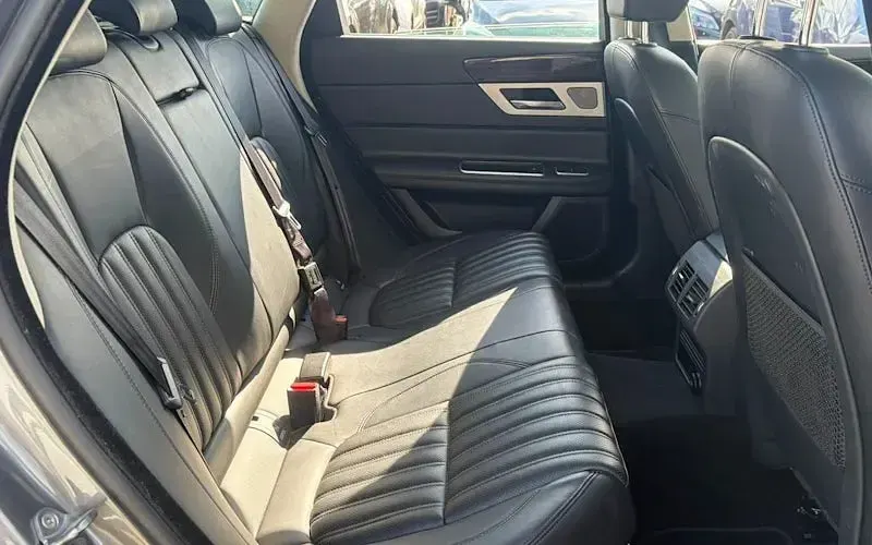 Used Jaguar XF Portfolio 250 HP (183 kW) 2019 Grey Sedan