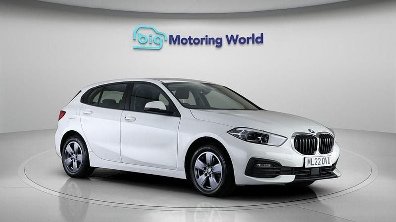Used BMW 116 114 HP (83 kW) 2022 White Hatchback