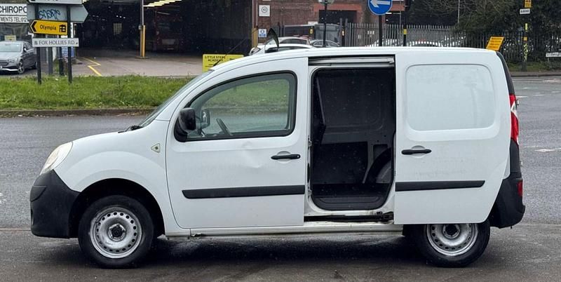 Used Renault Kangoo 75 HP (55 kW) 2013 White MPV