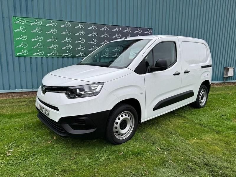 Used Toyota Proace Active 101 HP (74 kW) 2022 White MPV