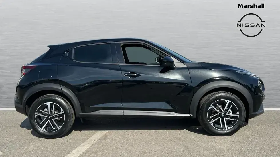 New Nissan Juke N-Connecta 114 HP (83 kW) 2026 Black SUV