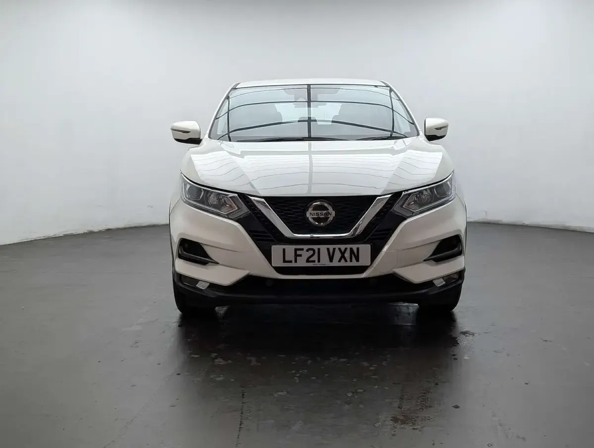 Used Nissan Qashqai Acenta Premium 158 HP (116 kW) 2021 White SUV