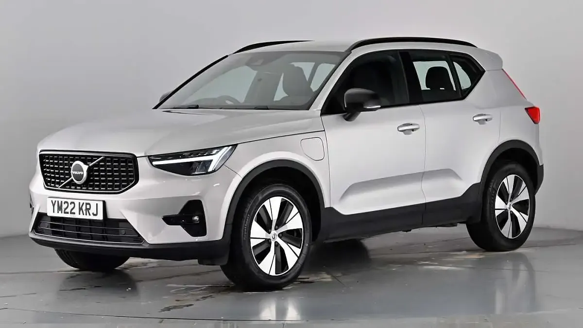 Usado Volvo XC40 Plus 211 CV (155 kW) 2022 Plateado SUV