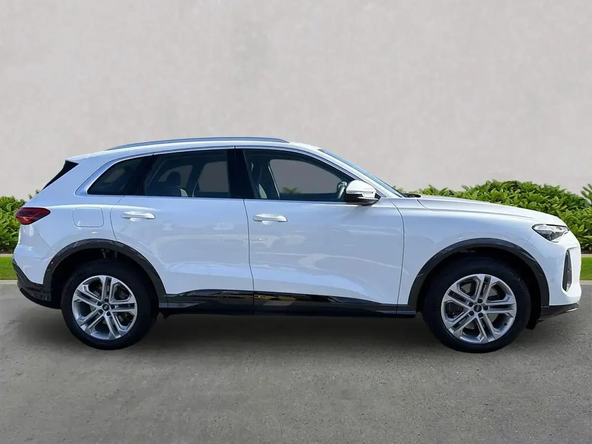 Used Audi Q5 Sport 204 HP (150 kW) 2025 White SUV
