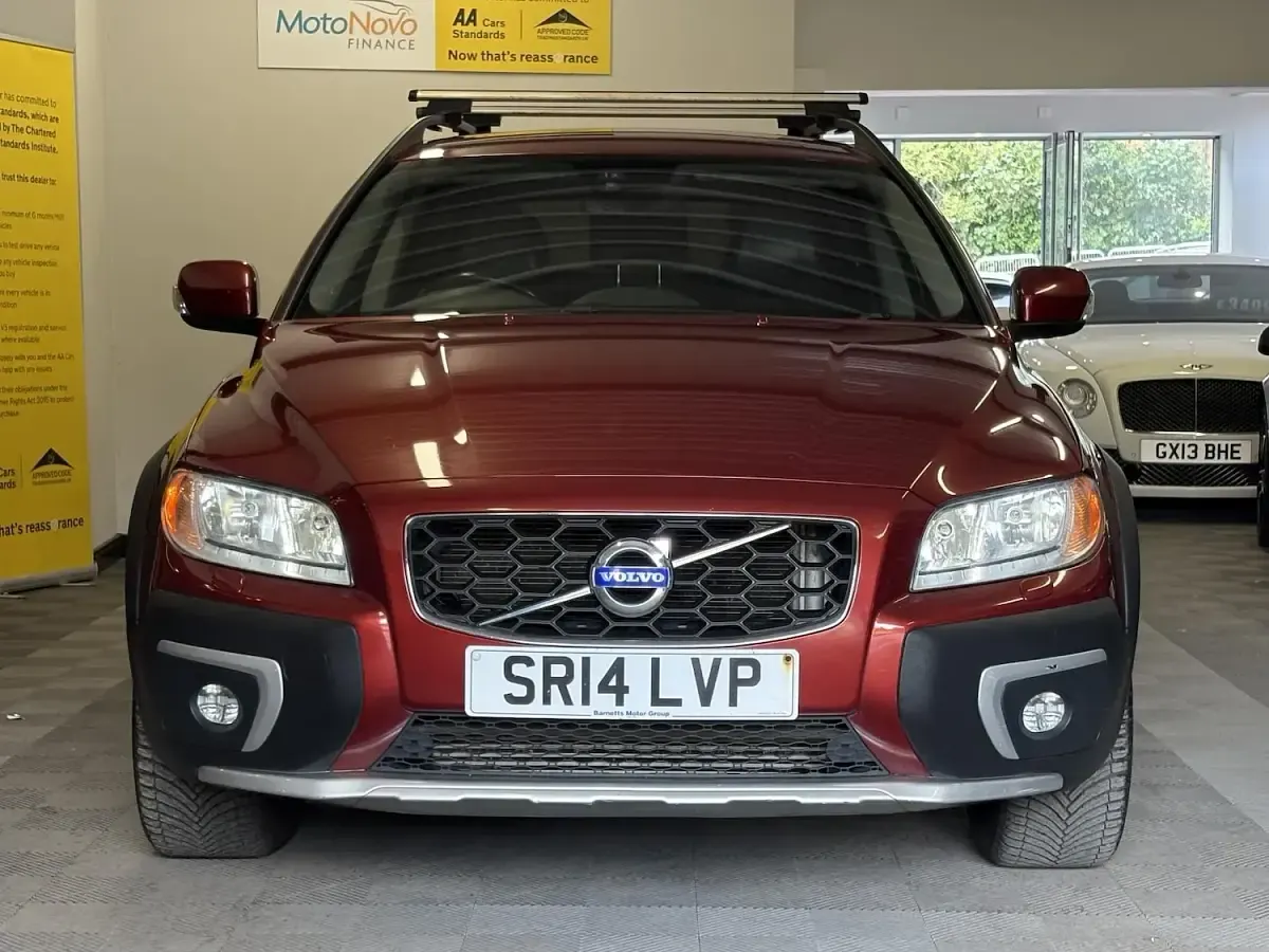 Used Volvo XC70 SE 181 HP (133 kW) 2014 Red Estate