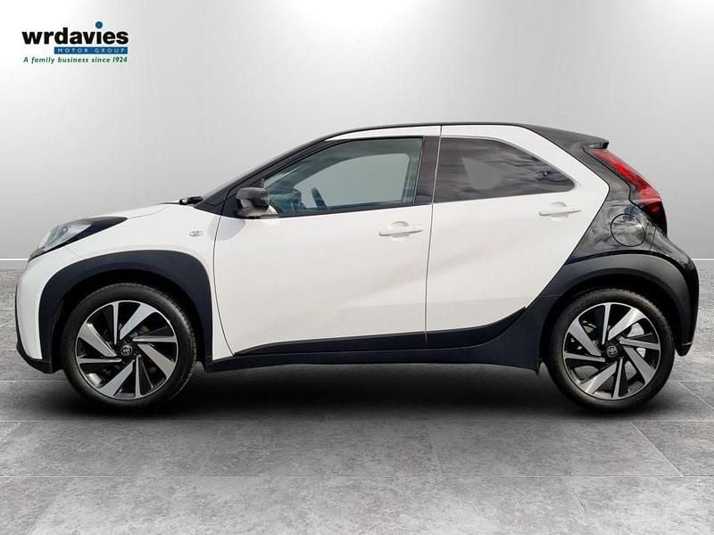 Used Toyota Aygo X 72 HP (52 kW) 2024 White SUV