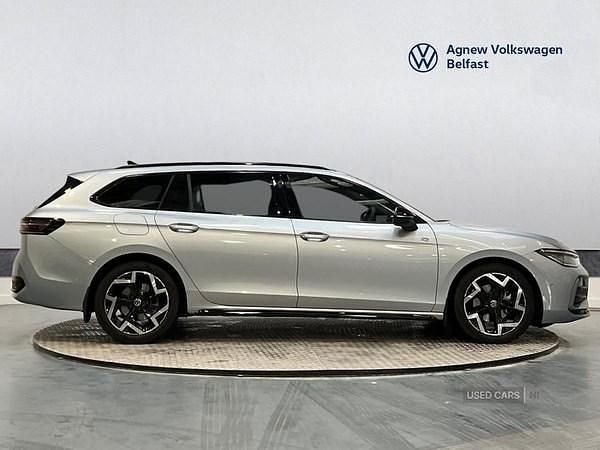 New VW Passat R-line 150 HP (110 kW) 2025 Silver Estate