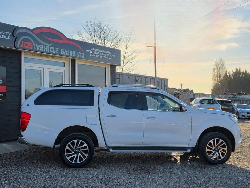 Used Nissan Navara Tekna 2017 White Pickup