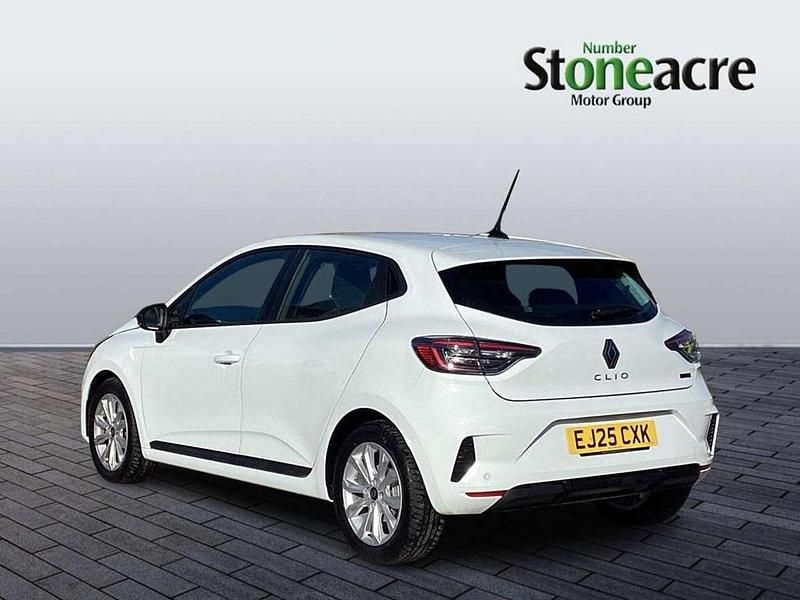 New Renault Clio V Evolution 143 HP (105 kW) 2025 White Hatchback