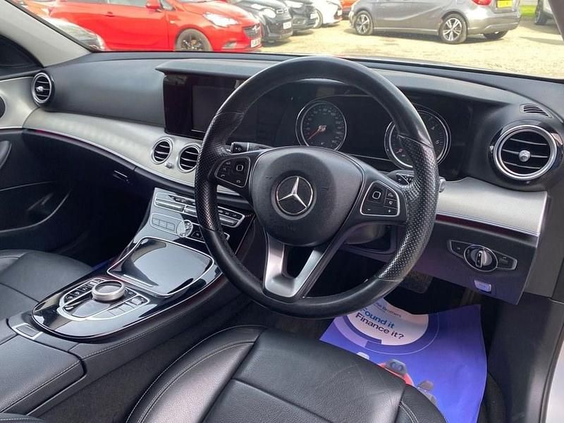 Begagnad Mercedes E220 SE 194 HK (142 kW) 2017 Silver Kombi