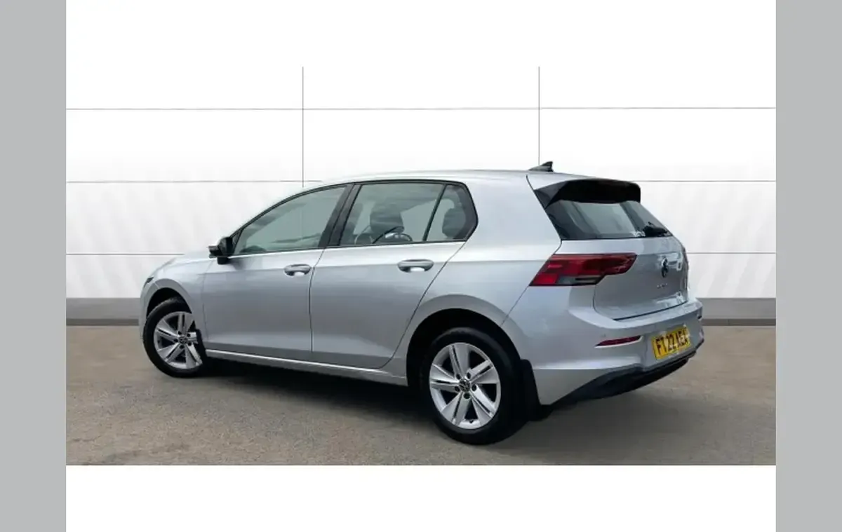 Used VW Golf VIII Life 108 HP (79 kW) 2022 Silver Hatchback