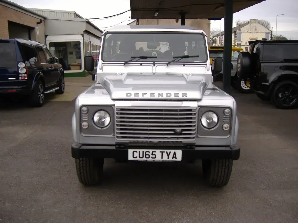 Usado Land Rover Defender 2015 Prateado SUV