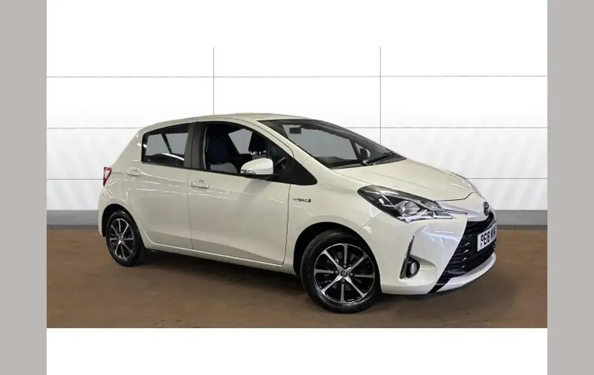 Second-hand Toyota Yaris Hybrid 101 CP (74 kW) 2018 Hatchback