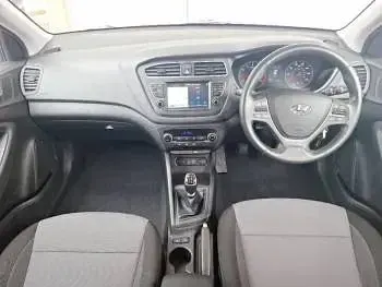 Used Hyundai i20 Premium 100 HP (73 kW) 2018 Red Hatchback