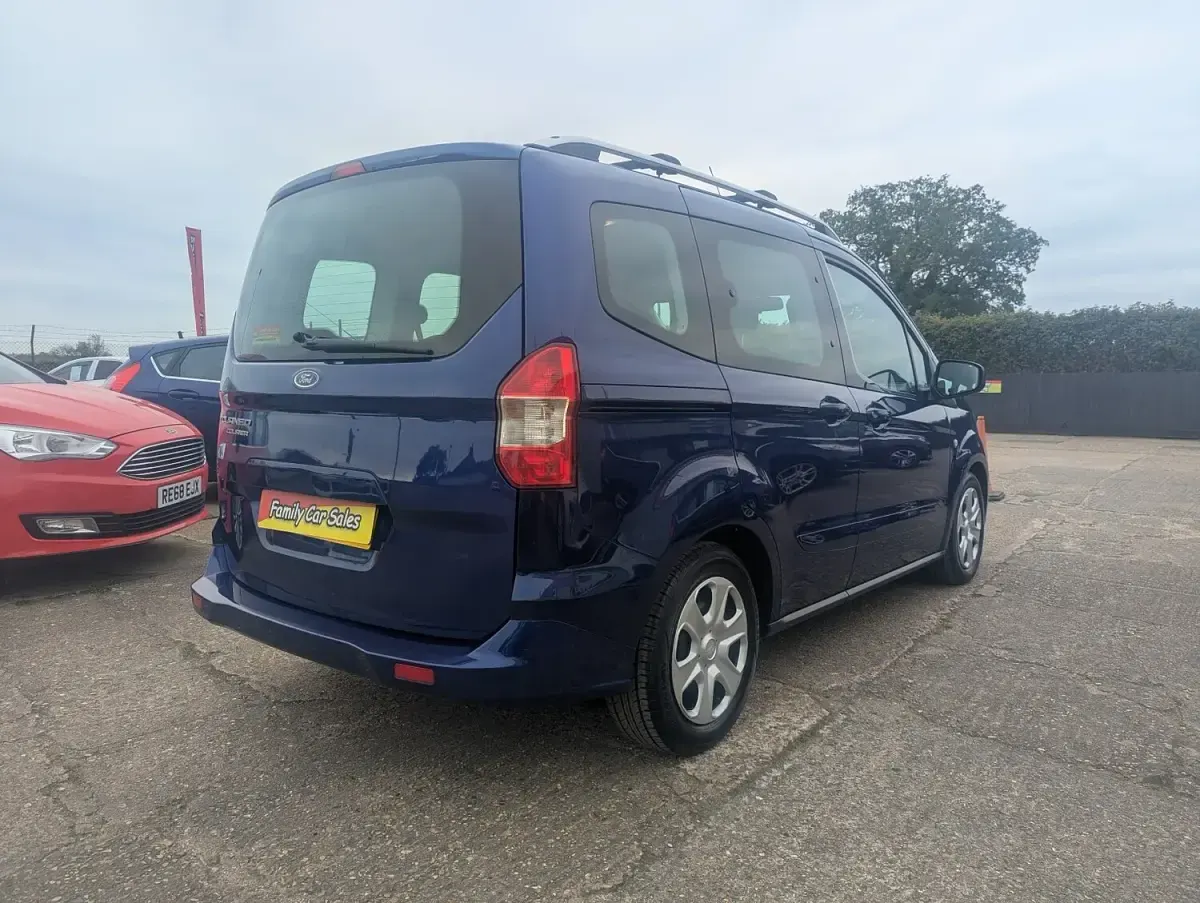 Used Ford Tourneo Courier Zetec 2019 Blue MPV