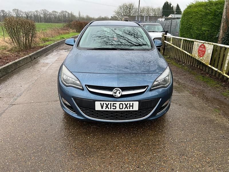 Used Vauxhall Astra SRi 2015 Blue Estate
