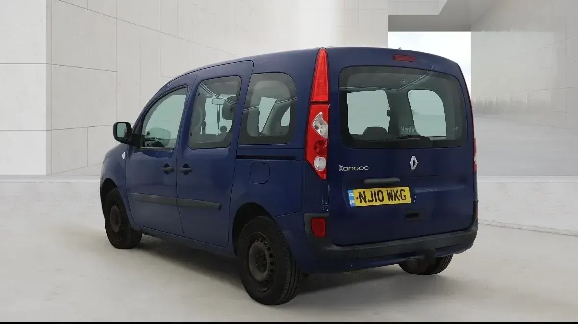 Used Renault Kangoo Expression 2010 Blue MPV