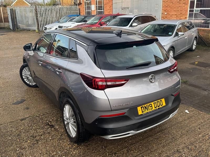 Used Vauxhall Grandland X Sport 130 HP (95 kW) 2019 Grey SUV