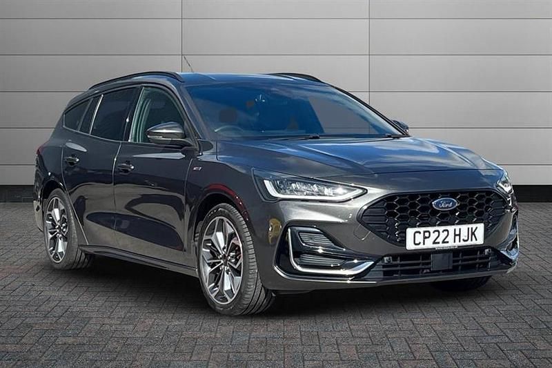 Magnetic Used 2022 Ford Focus ST-Line Estate | £17,325 (A bit pricey) - Image 1/2
