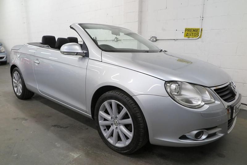 Used VW Eos 140 HP (102 kW) 2007 Silver Cabriolet