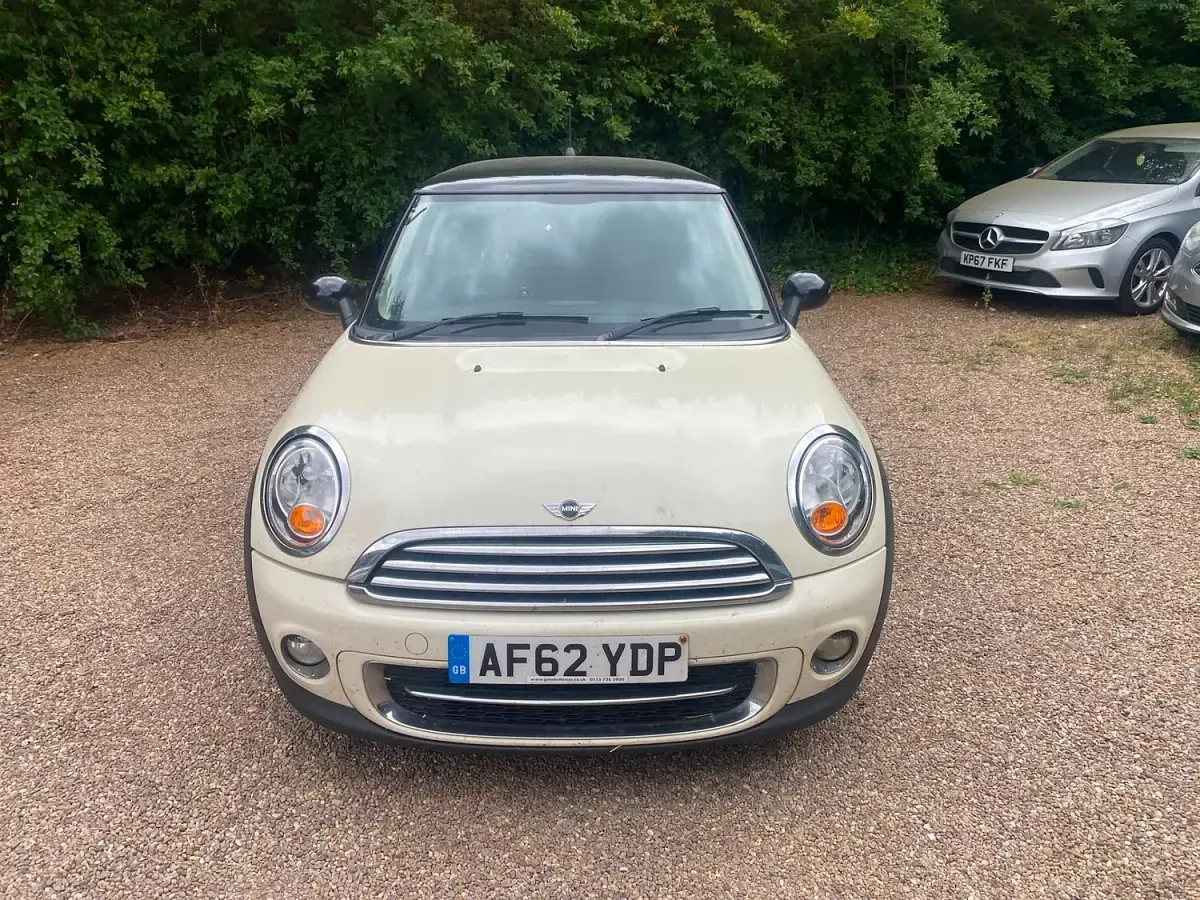 Used Mini Cooper D Hatch 2012 White Hatchback