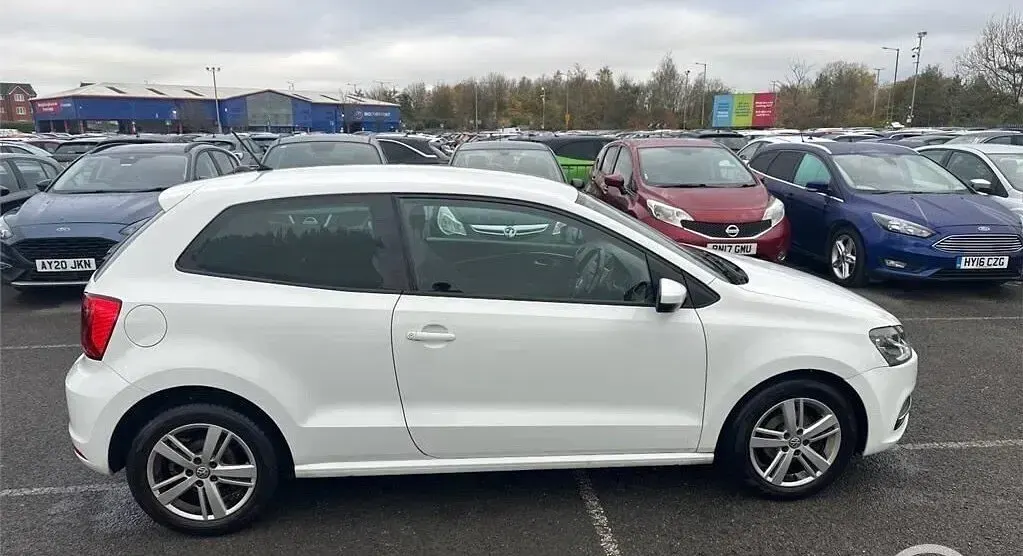 Used VW Polo Edition 90 HP (66 kW) 2017 White Hatchback
